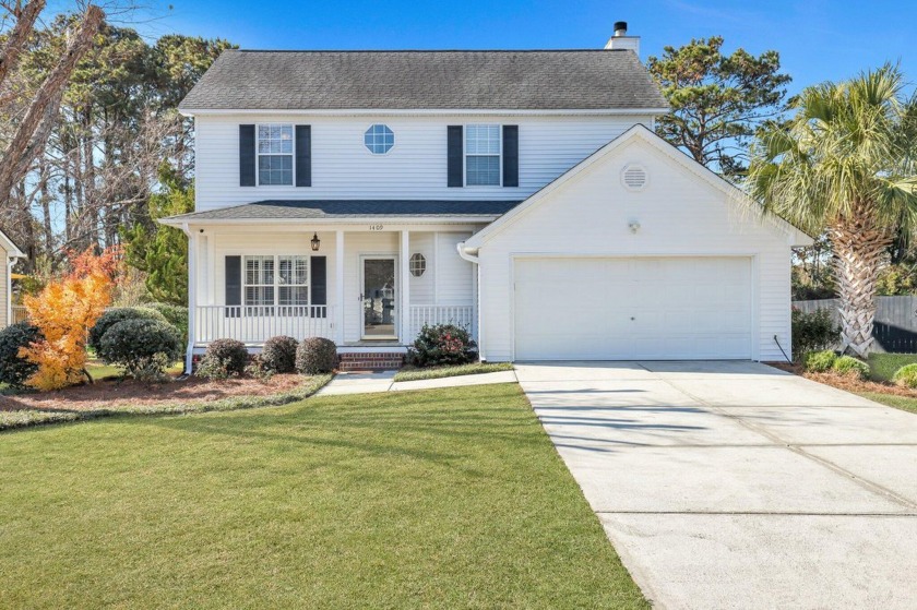 This charming 3-bedroom, 2.5-bathroom home w/ saltwater pool is - Beach Home for sale in Charleston, South Carolina on Beachhouse.com