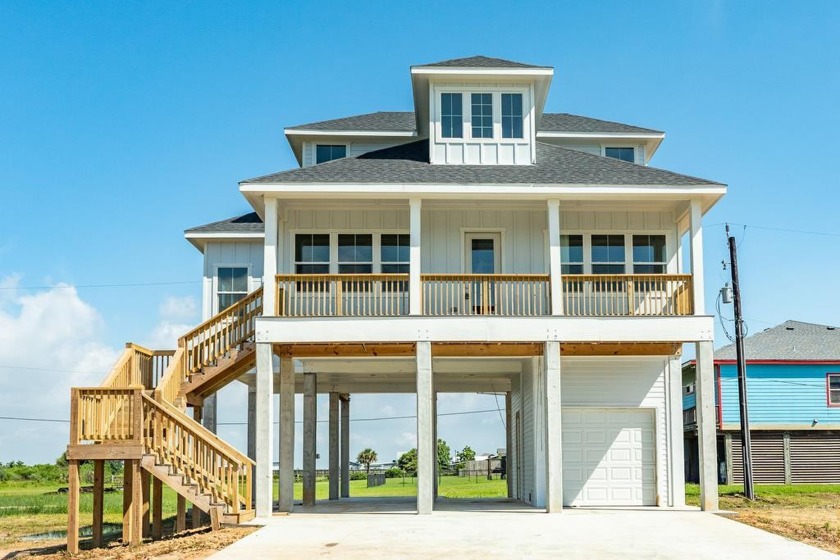 New Construction perfectly situated between West Bay and the - Beach Home for sale in Galveston, Texas on Beachhouse.com