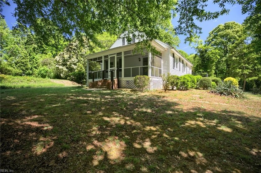 Tucked away in the heart of Lancaster, an hour from Richmond - Beach Home for sale in Lancaster, Virginia on Beachhouse.com
