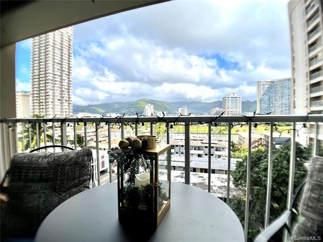 Great opportunity to own this large 1 Bed 1 Bath 739 sq ft - Beach Condo for sale in Honolulu, Hawaii on Beachhouse.com