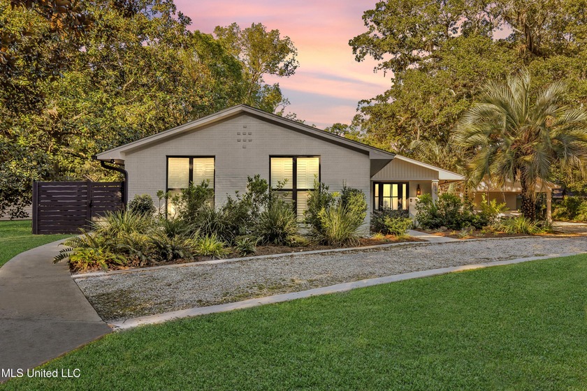 1105 E Cherokee Glen offers the lifestyle that defines Ocean - Beach Home for sale in Ocean Springs, Mississippi on Beachhouse.com