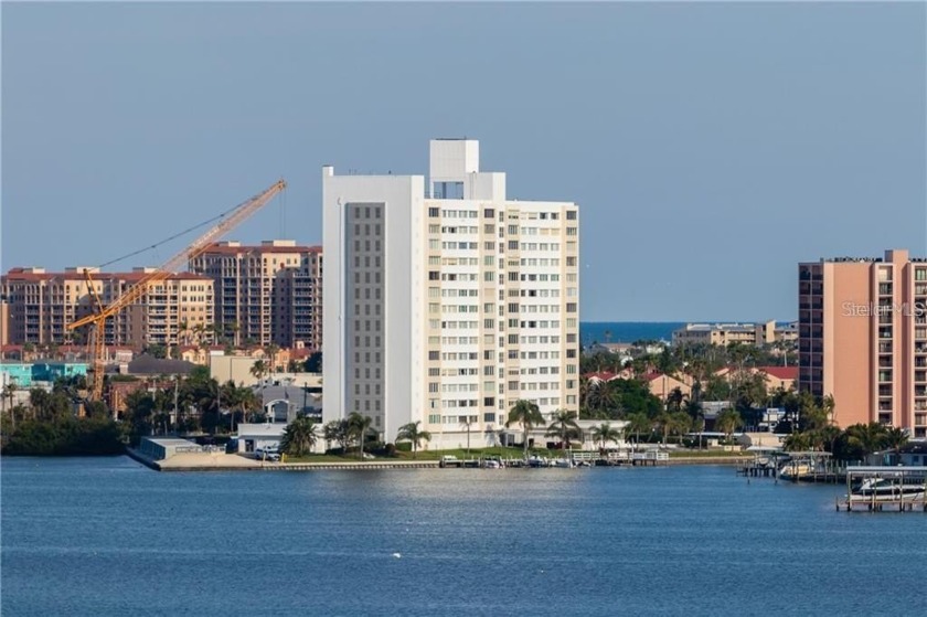 Welcome to this AMAZING 2 bedroom 2 bath unit ,offering - Beach Condo for sale in Clearwater Beach, Florida on Beachhouse.com