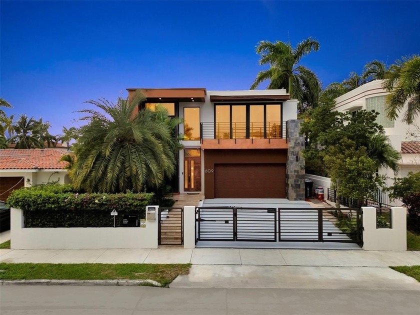 Not your average home on the Las Olas Isles, behind the gates - Beach Home for sale in Fort Lauderdale, Florida on Beachhouse.com