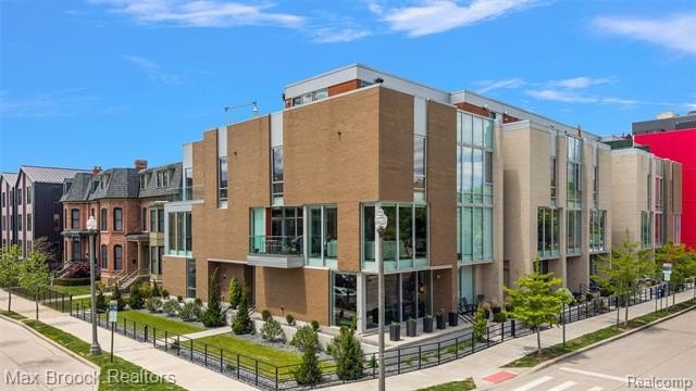 Experience elevated urban living in this stunning modern-chic - Beach Townhome/Townhouse for sale in Detroit, Michigan on Beachhouse.com