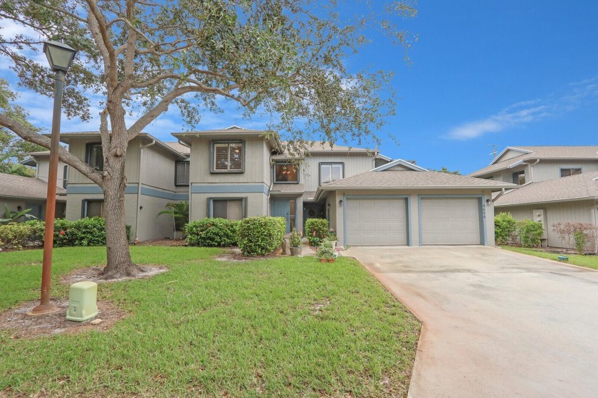 This stunning, turnkey, second floor 3 bedroom, 2 bathroom - Beach Townhome/Townhouse for sale in Stuart, Florida on Beachhouse.com