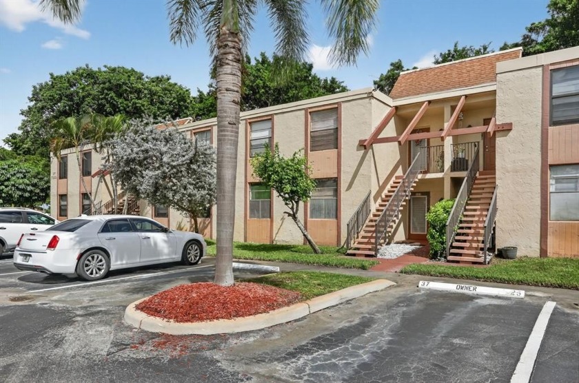 Spacious 2-bedroom, 2-bath condo located in a quiet 55+ - Beach Condo for sale in Margate, Florida on Beachhouse.com