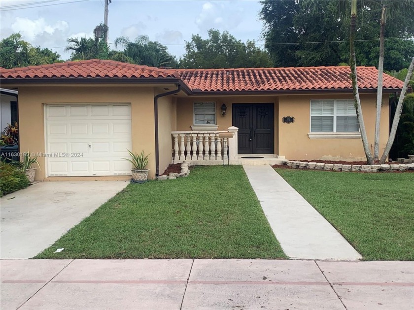 Discover this delightful 1,644 sq ft single-family home built in - Beach Home for sale in Coral Gables, Florida on Beachhouse.com