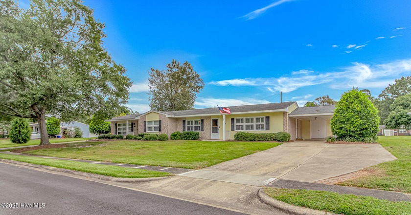 This charming 2-bedroom, 2-bathroom condo in the delightful - Beach Condo for sale in Myrtle Beach, South Carolina on Beachhouse.com