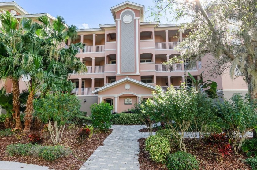 RARELY available FULLY FURNISHED, LARGE END UNIT, 3-bedroom - Beach Condo for sale in Sarasota, Florida on Beachhouse.com