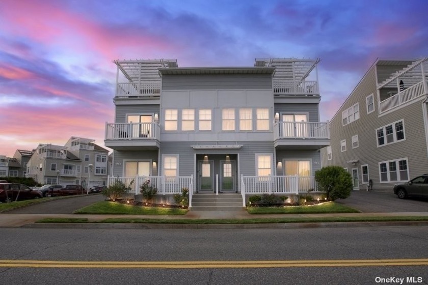 Magnificent contemporary beach home in trendy Arverne by the sea - Beach Home for sale in Arverne, New York on Beachhouse.com