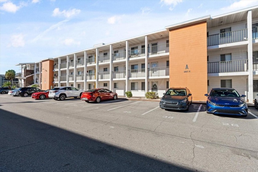 WOW look at this price! Seller is extremely motivated! This - Beach Condo for sale in Bradenton, Florida on Beachhouse.com