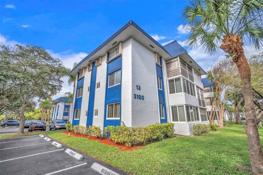 Beautiful Condo with 2 Bedrooms & 2 Full Bathrooms. Clubhouse is - Beach Condo for sale in Margate, Florida on Beachhouse.com