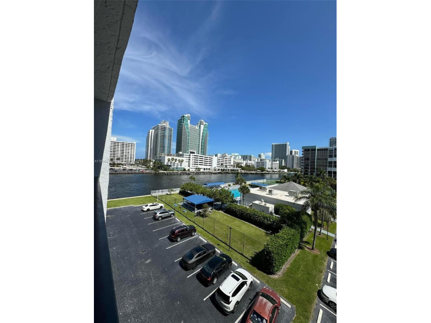 VERY SPACIUS,BEAUTIFULLONE BEDROOM AND 1.5 BATHROOM CONDO.GREAT - Beach Condo for sale in Hallandale Beach, Florida on Beachhouse.com