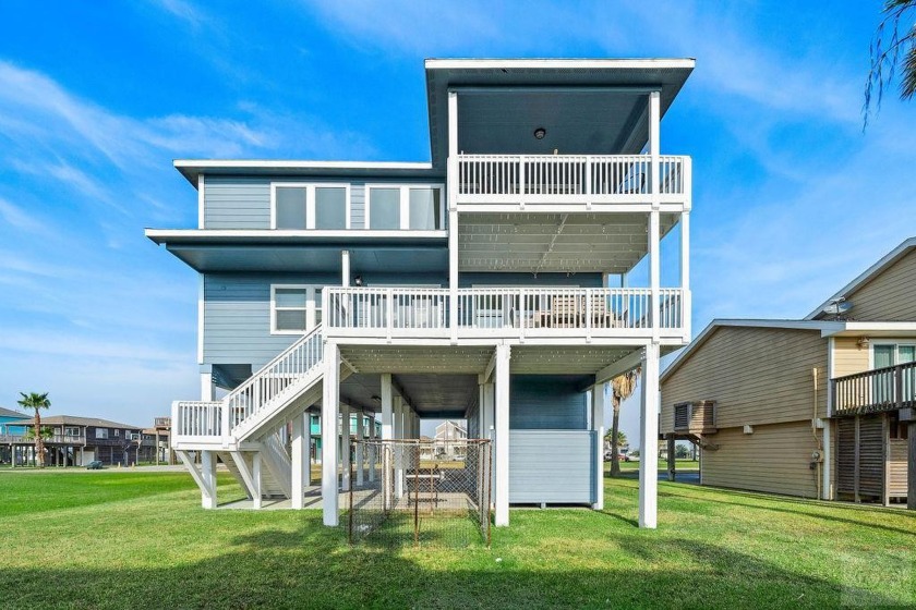 Come see your new beach home! Perfect for large  gatherings and - Beach Home for sale in Galveston, Texas on Beachhouse.com