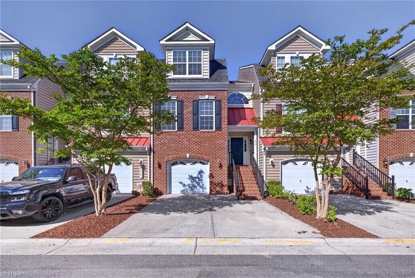 Welcome home to beautiful in sought after Lexington Bluegrass! - Beach Condo for sale in Virginia Beach, Virginia on Beachhouse.com