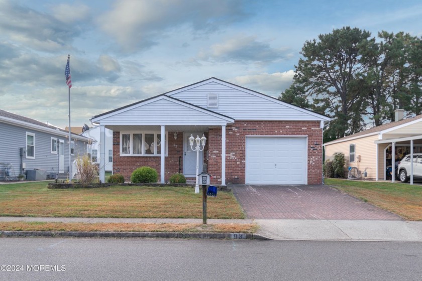 Welcome to Holiday City South!  This well maintained Lakeview - Beach Home for sale in Toms River, New Jersey on Beachhouse.com