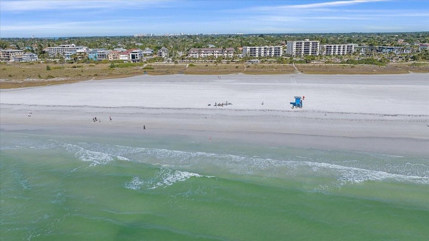 Location, Location! NO HURRICANE DAMAGE to this unit. Luxurious - Beach Condo for sale in Sarasota, Florida on Beachhouse.com