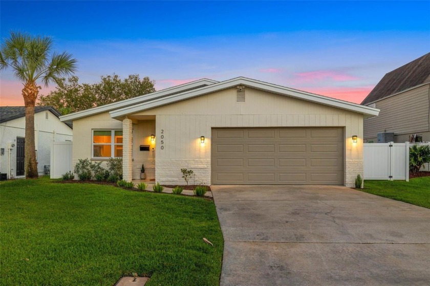 ***THIS HOME WAS PREVIOUSLY IMPACTED BY HURRICANE HELENE AND HAS - Beach Home for sale in St. Petersburg, Florida on Beachhouse.com