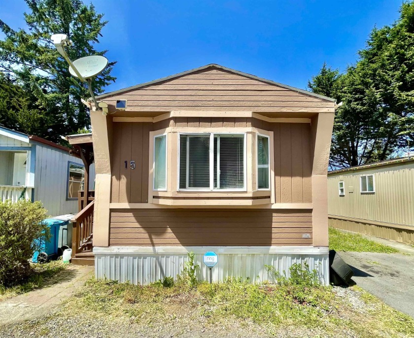 This charming mobile home offers a comfortable and convenient - Beach Home for sale in Crescent City, California on Beachhouse.com