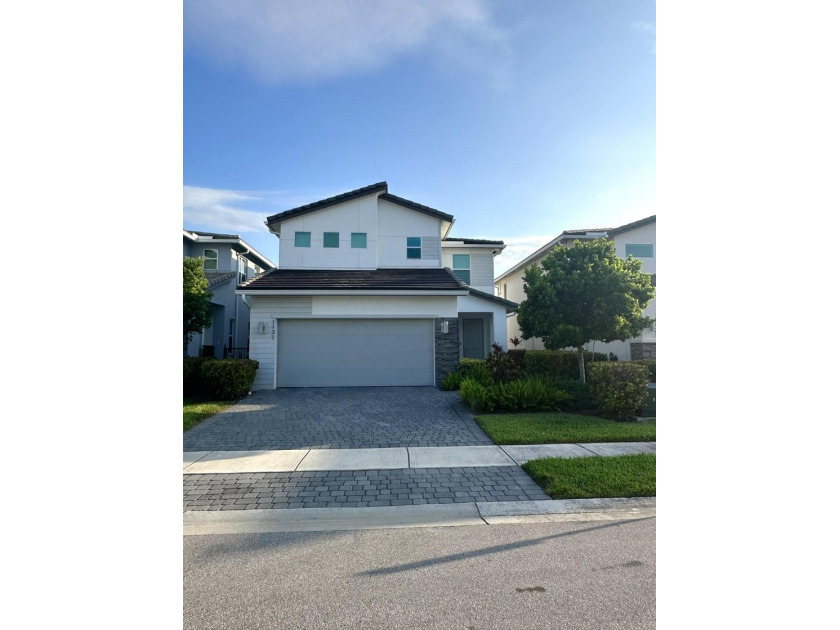 Welcome to your upgraded home in the highly sought-after - Beach Home for sale in Deerfield Beach, Florida on Beachhouse.com