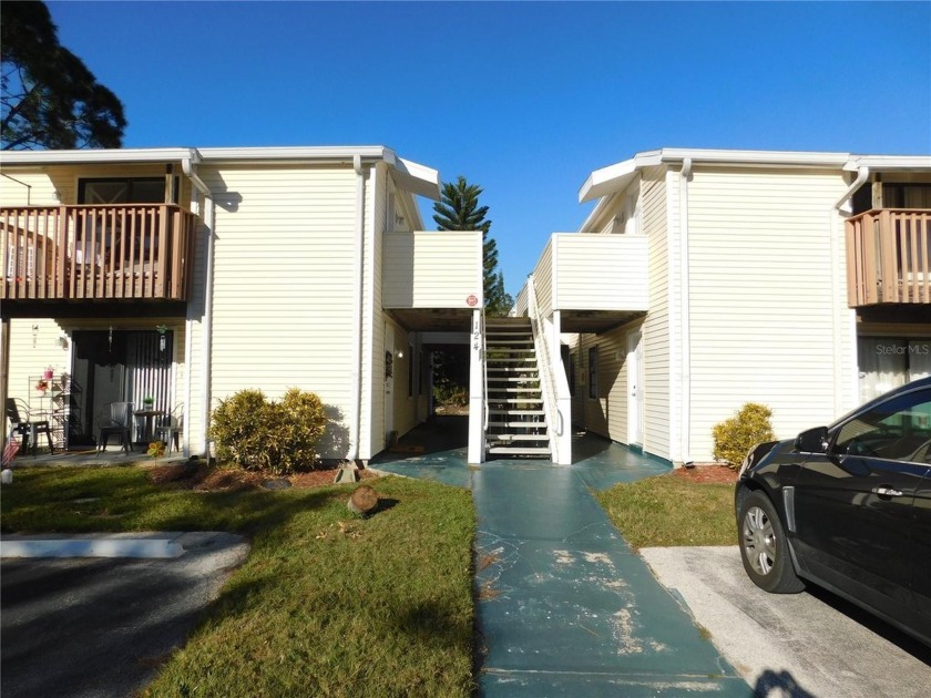 This is a must see. Nice 2 bedroom, 2 bath condo with balcony - Beach Condo for sale in Oldsmar, Florida on Beachhouse.com