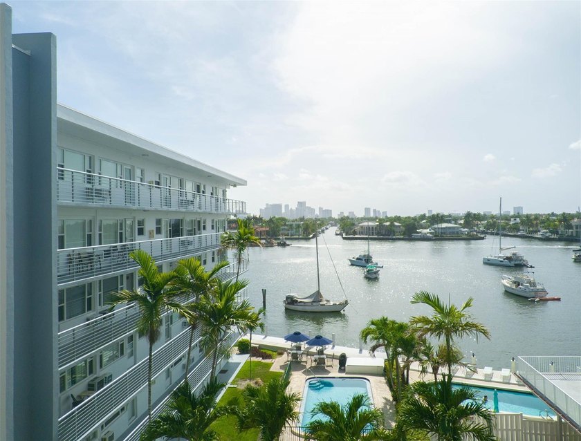 Spectacular views of the Intracoastal Waterways, pool and the - Beach Condo for sale in Fort Lauderdale, Florida on Beachhouse.com
