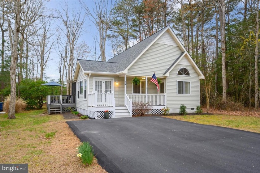 Charming Coastal Style Chalet in Ocean Pines: 4BR, 2.5BA with - Beach Home for sale in Ocean Pines, Maryland on Beachhouse.com