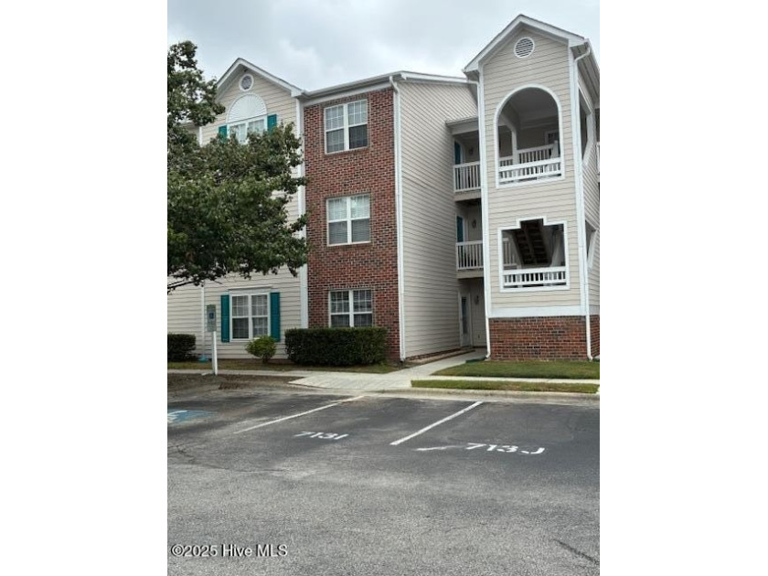 Great investment opportunity or primary residence! Welcome to - Beach Condo for sale in Wilmington, North Carolina on Beachhouse.com