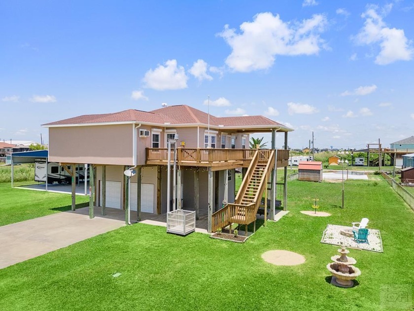 Large 5 Bedroom home with high ceilings and walls of windows - Beach Home for sale in Crystal Beach, Texas on Beachhouse.com