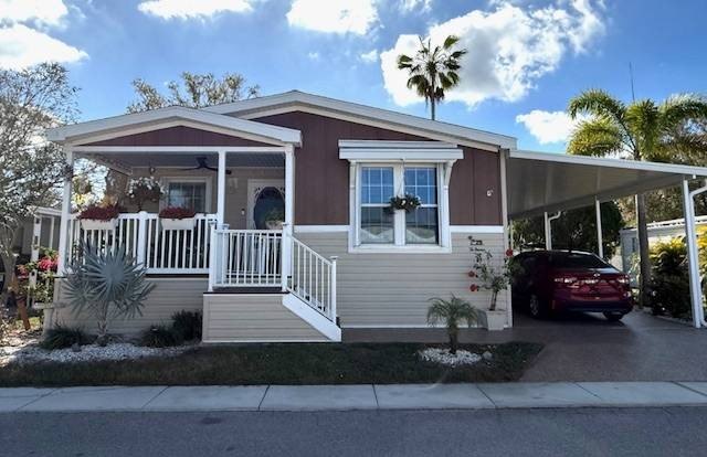 Absolutely stunning newer home built in 2019 has 3 bedrms and 2 - Beach Home for sale in Largo, Florida on Beachhouse.com