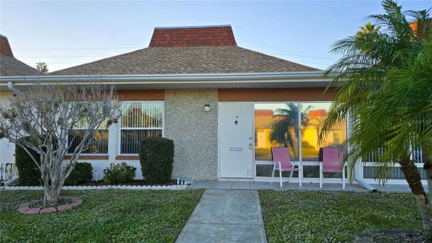 NOT IN A FLOOD ZONE!  Come see this 2-bedroom, bath and a half - Beach Condo for sale in Holiday, Florida on Beachhouse.com