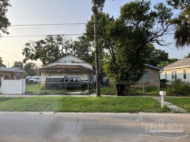 Just hitting the market, property for sale at 706 South I Street - Beach Townhome/Townhouse for sale in Pensacola, Florida on Beachhouse.com