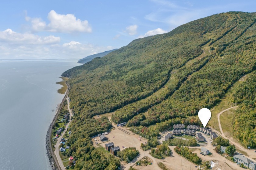 Au pied du Massif de Charlevoix, vivez l'experience ultime du - Beach Home for sale in Petite-Rivière-Saint-FrançOis,  on Beachhouse.com