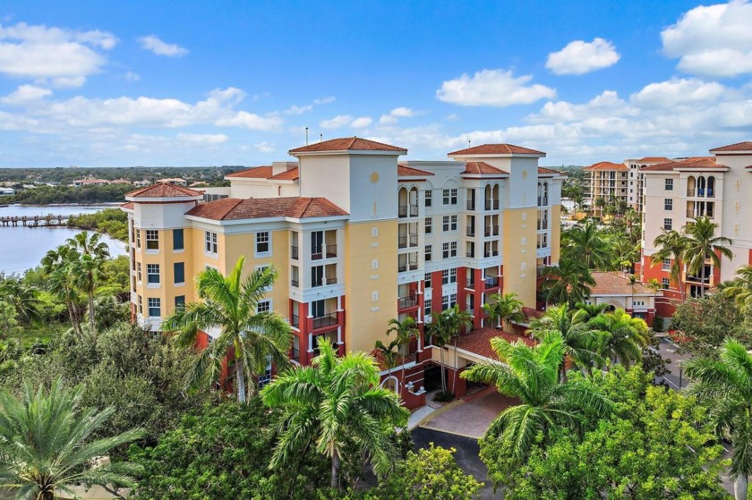 Impeccably Updated 3 Bedroom/3 Bath Condo Available with - Beach Condo for sale in Jupiter, Florida on Beachhouse.com