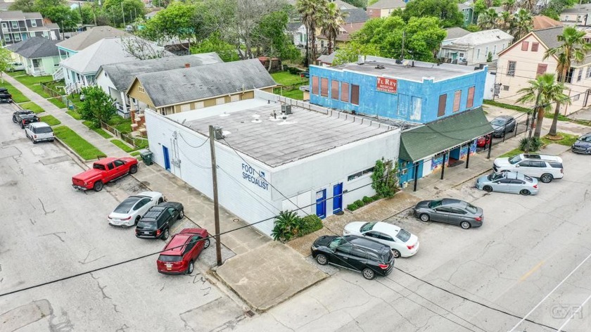 ONE STORY PODIATRY OFFICE  BLDG (APPROX 1480 SF) AND A 3/1 - Beach Commercial for sale in Galveston, Texas on Beachhouse.com