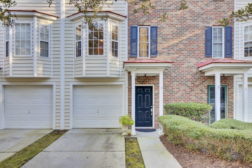 Welcome to this beautiful 3-bedroom, 2.5-bath townhome located - Beach Home for sale in Charleston, South Carolina on Beachhouse.com
