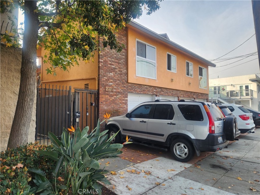This well maintained 8-unit complex with obvious pride of - Beach Home for sale in Long Beach, California on Beachhouse.com
