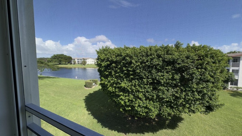 Cheapest and Completely remodeled 3rd-floor unit with 1 bedroom - Beach Condo for sale in Boca Raton, Florida on Beachhouse.com