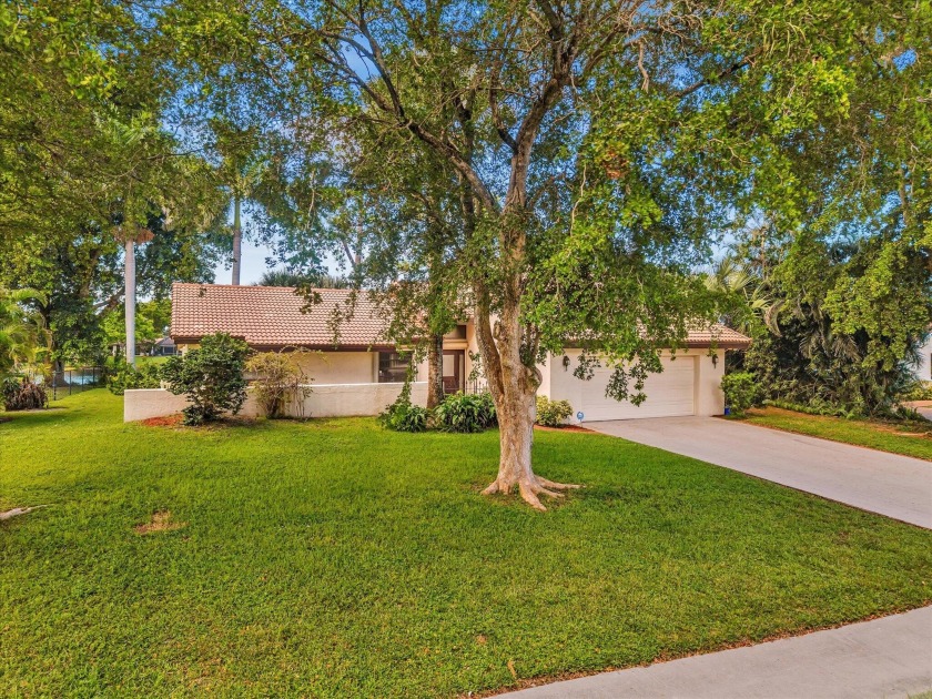 **Sherwood Park Opportunity -- Lake & Golf Views, No HOA** - Beach Home for sale in Delray Beach, Florida on Beachhouse.com