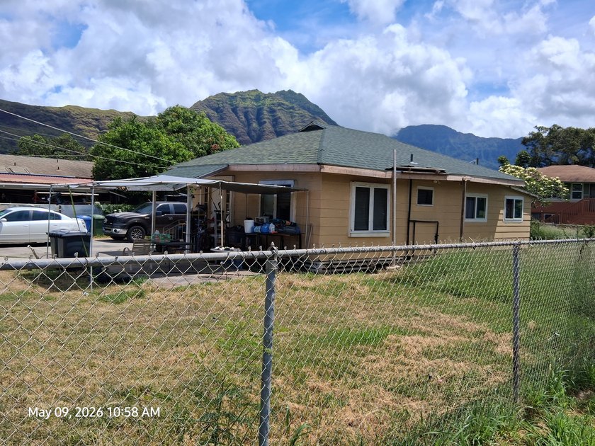 Excellent location across of Waianae Elememtary School. Walking - Beach Home for sale in Waianae, Hawaii on Beachhouse.com