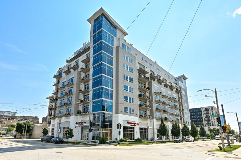 Discover vibrant downtown Milwaukee living in this stunning - Beach Condo for sale in Milwaukee, Wisconsin on Beachhouse.com