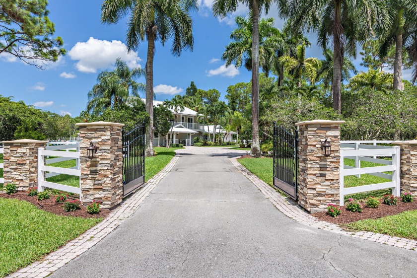All sizes approx. Style and sophistication meet county charm in - Beach Home for sale in Palm Beach Gardens, Florida on Beachhouse.com
