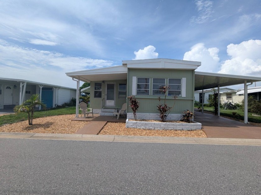 Welcome home to this Gorgeous 1 bedroom 1 bath with a 10' X 14 - Beach Home for sale in Clearwater, Florida on Beachhouse.com