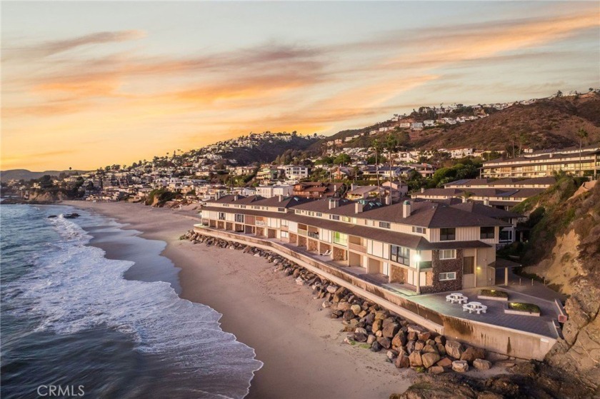 Offering an unparalleled coastal lifestyle, Villa 91 is one of - Beach Townhome/Townhouse for sale in Laguna Beach, California on Beachhouse.com