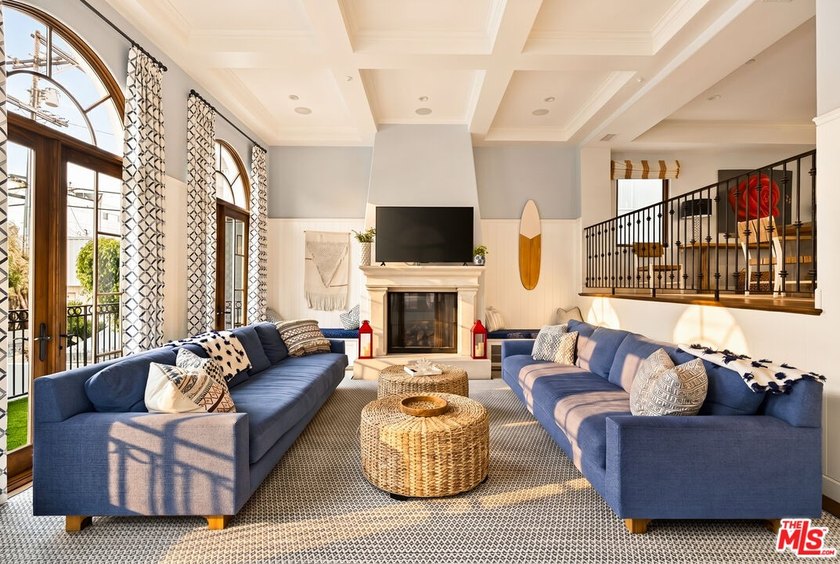Welcome to 17 Privateer, a light-filled coastal retreat in - Beach Home for sale in Marina Del Rey, California on Beachhouse.com