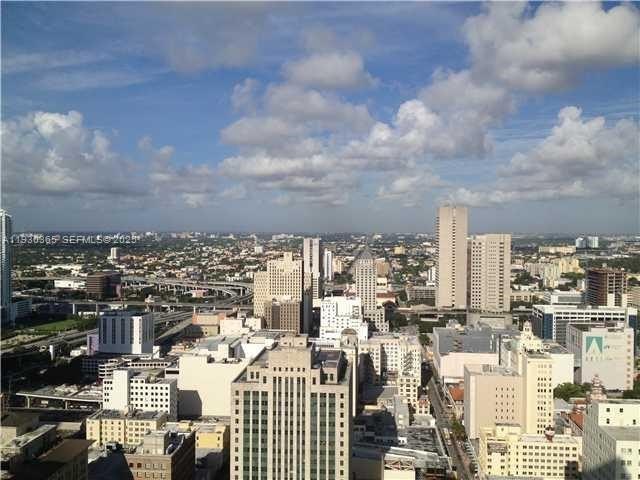 BEAUTIFUL PANORAMA VIEWS OF THE CITY SKYLINE, ENJOY THE DOWNTOWN - Beach Condo for sale in Miami, Florida on Beachhouse.com