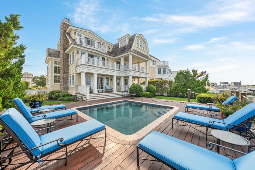 Beautifully furnished, professionally decorated/accessorized and - Beach Home for sale in Avalon, New Jersey on Beachhouse.com