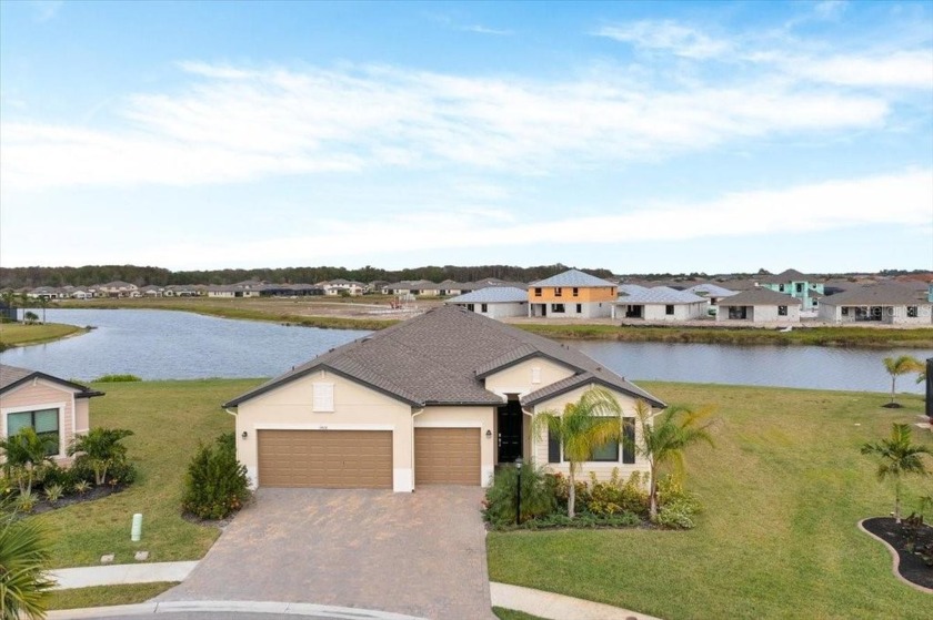 STUNNING LAKE VIEW HOME!!
This four-bedroom 3-bathroom ranch - Beach Home for sale in Fort Myers, Florida on Beachhouse.com