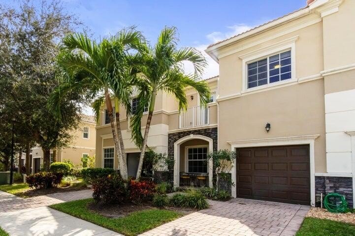 ALL AGES - PET FRIENDLY, GATED COMMUNITY, LOCATED IN A PRIVATE - Beach Townhome/Townhouse for sale in Hobe Sound, Florida on Beachhouse.com