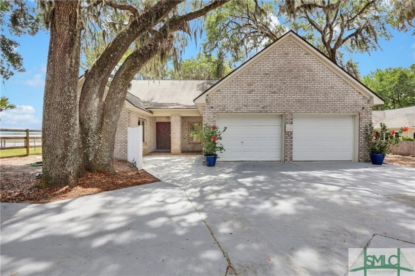 SAPELO RIVER DEEP WATER HOME! NAVIGABLE WATER! Enjoy beautiful - Beach Home for sale in Townsend, Georgia on Beachhouse.com